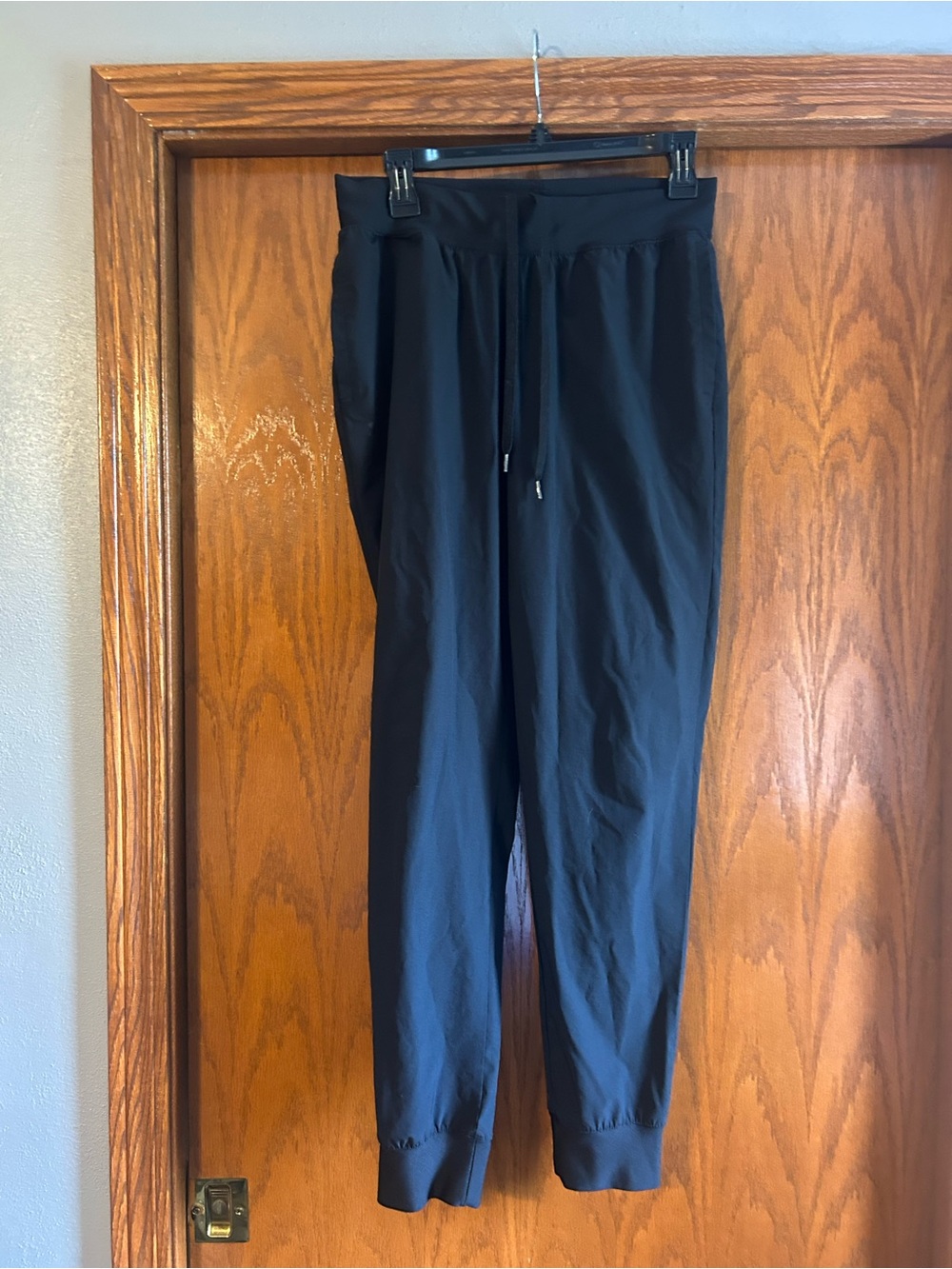 Under Armour Men's Black Athletic Joggers with Drawstring
